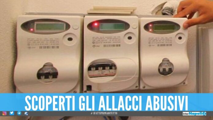 Controlli nella 'palazzine' a Sant'Antimo, in 5 rubavano l'energia elettrica
