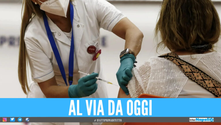 Vaccino Covid, anche a Napoli si parte con la terza dose: chi deve farla