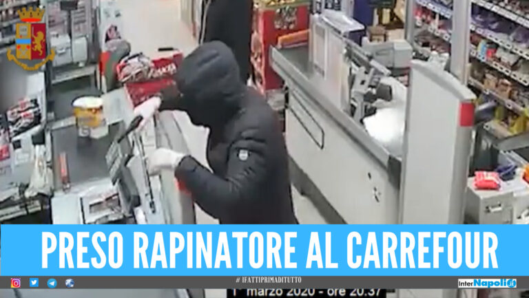 rapina al Carrefour a Napoli