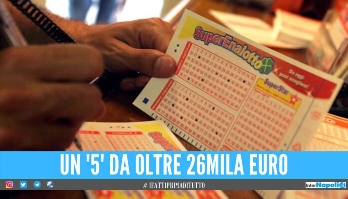 La Dea Bendata bacia Napoli, vinti oltre 26mila euro al SuperEnalotto