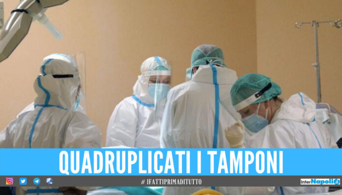 Raddoppiano i positivi in Campania, ci sono anche 4 vittime: il bollettino Covid di oggi