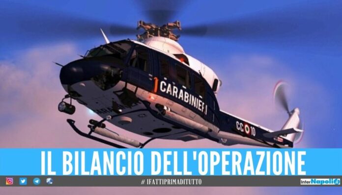 Elicottero in volo su Torre Annunziata, controlli a tappeto dopo l'omicidio e l'agguato
