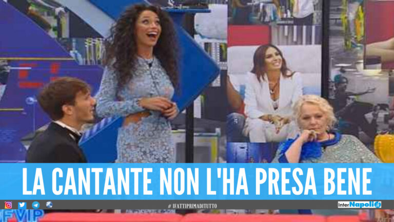 Raffaella Fico subito protagonista al GF Vip, “perfido” scherzo a Katia Ricciarelli