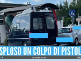 Rapina al McDonald's a Pomigliano, banditi in fuga con 50mila euro