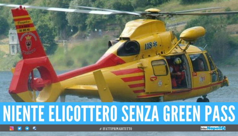 Auto finisce nel lago ma ai soccorritori viene negato l’elicottero: “Serve il Green Pass”