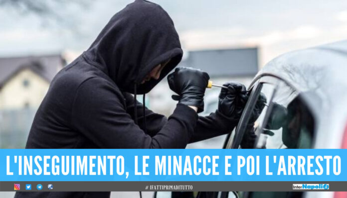 Napoli. Trova il ladro nella sua auto, lui lo minaccia dopo il folle inseguimento