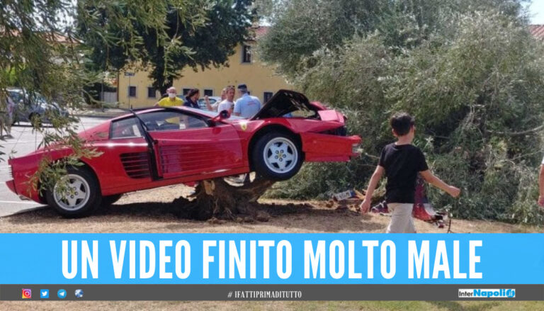 Sgomma con la Ferrari per girare un video, anziano si schianta contro un ulivo