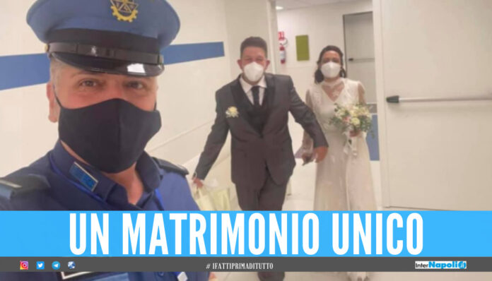 Lacrime di gioia in ospedale a Napoli, Erika visita la madre malata di Covid in abito da sposa