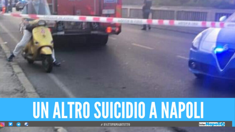 https://internapoli.it/ennesima-tragedia-al-ponte-di-san-rocco-a-napoli-ragazzo-si-lancia-nel-vuoto/ Scene di disperazione sul posto, con il padre del ragazzo che avrebbe tentato di gettarsi di sotto