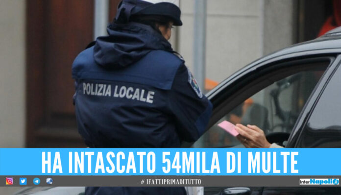 Intasca 54mila euro dalle multe dei cittadini, nei guai vigilessa del Casertano