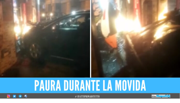 Auto sfonda entrata pub a Soccavo