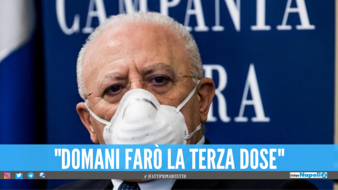 Terza dose di vaccino, domani tocca a De Luca: l'annuncio del governatore della Campania