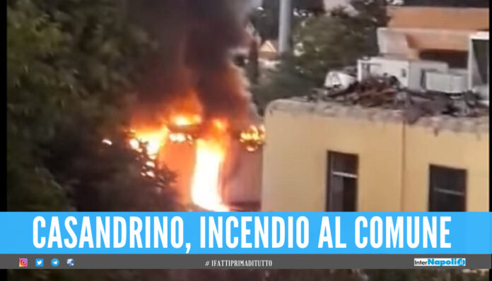 Casandrino, incendio al Comune