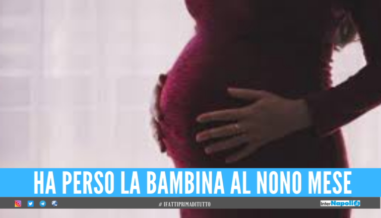 Incinta al nono mese si vaccina, scopre che la sua bambina era morta