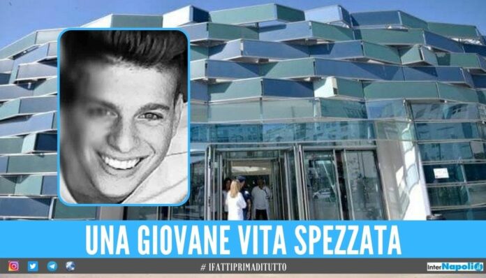 Mario precipitata da 6 metri, il 23enne muore all'Ospedale del Mare