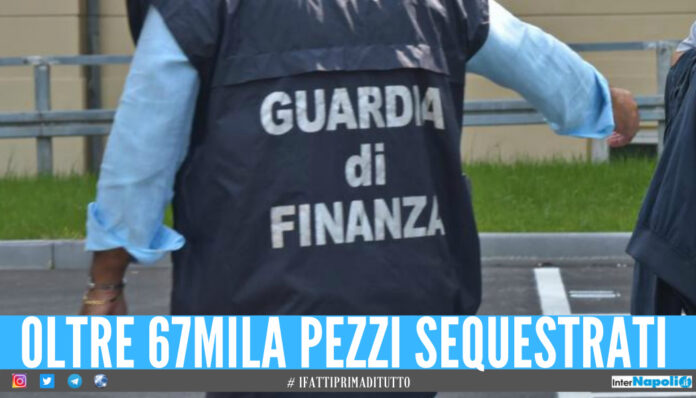 Fermato tir diretto a Napoli, scoperti oltre mille 'citofoni' dello spaccio e localizzatori GPS