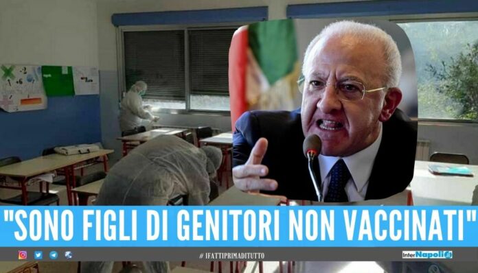 Focolaio covid nella scuola a Qualiano, rabbia di De Luca Figli di no-vax
