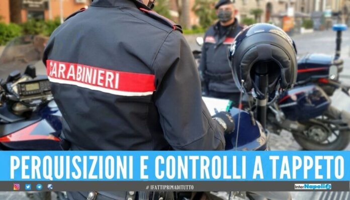 Mamma e figlio denunciati a Napoli, beccati sul motorino rubato