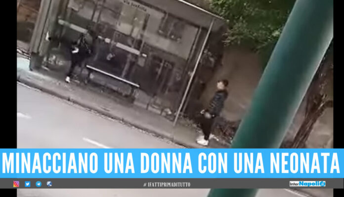 vandalizzano fermata del bus