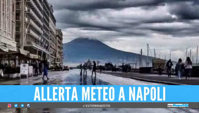 Continua l'allerta meteo in Campania, fino a domani ancora pioggia e temporali