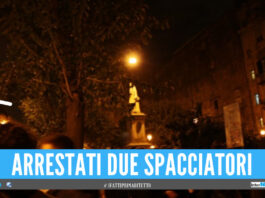 Sorpresi a spacciare in piazza Bellini a Napoli, 2 pusher arrestati dai falchi