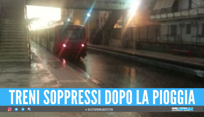Maltempo a Napoli, allagata la Circumvesuviana: cancellate le prime corse di stamattina