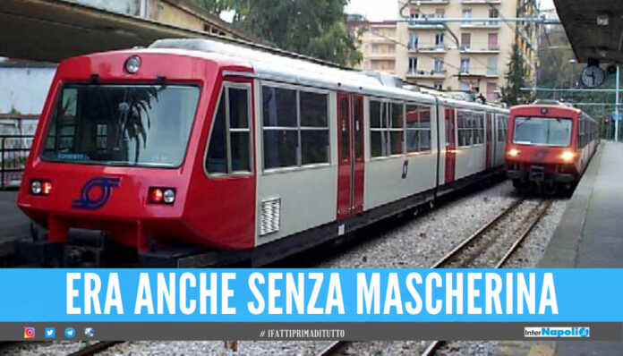 «Non può salire senza biglietto», passeggero prende a pugni il capotreno della Circum e scappa