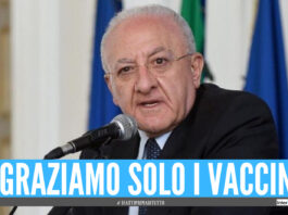 Vincenzo De Luca festeggia: "In Campania lockdown lontano, l'80% della popolazione è immunizzata"