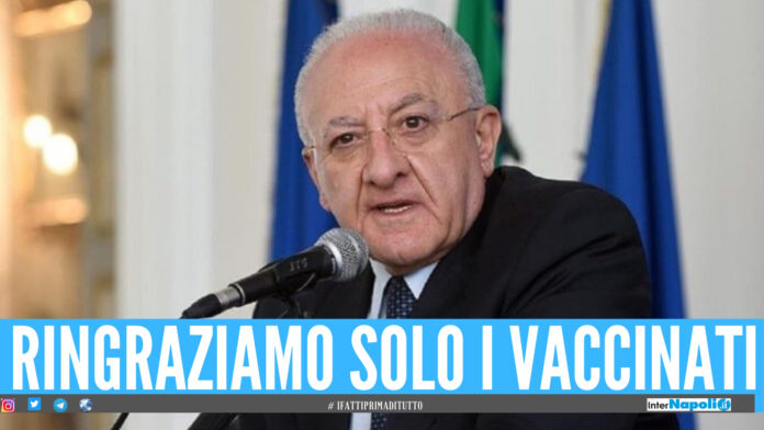 Vincenzo De Luca festeggia: 