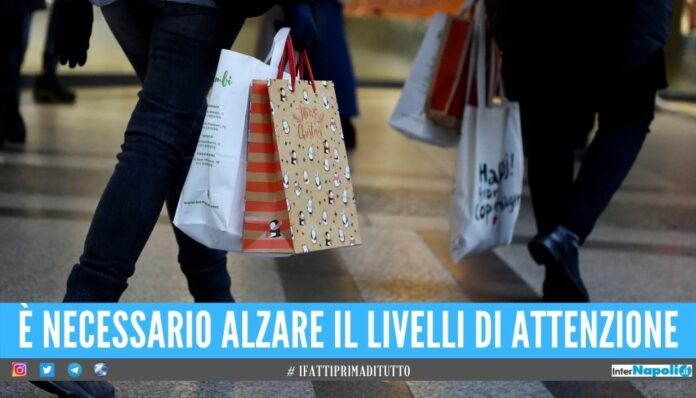 Allerta Natale dopo l'aumento dei contagi, possibili restrizioni a dicembre