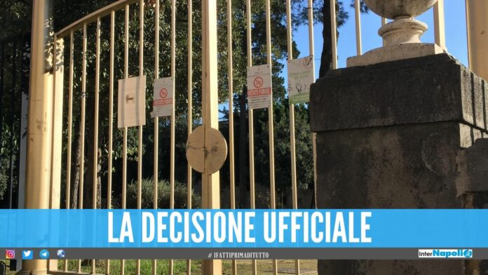 Allerta meteo a Napoli, il sindaco chiude i parchi ma tiene aperte le scuole