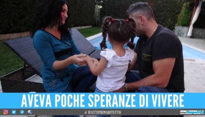 Bimba salvata grazie all'innovativa terapia genetica, ora potrà camminare