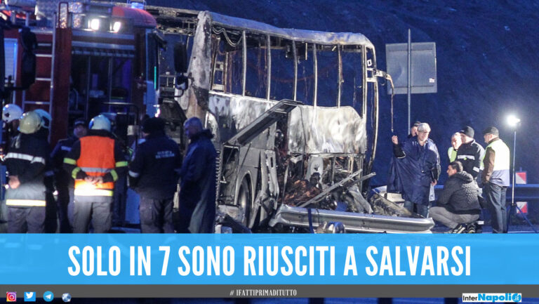 Bus turistico si schianta, il bilancio è drammatico: 46 morti. Tra le vittime anche 12 bimbi
