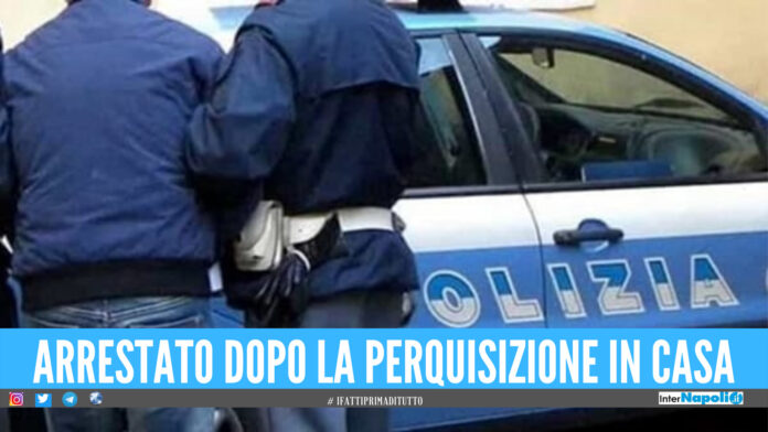 Scoperta la finestra dello spaccio a Sant'Antimo, 31enne finisce in manette