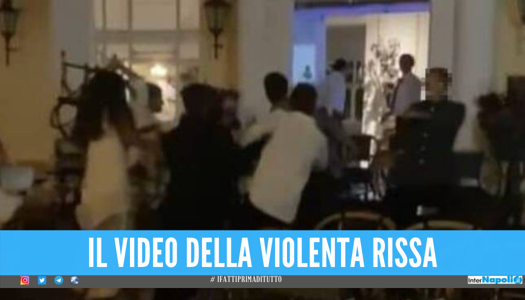 Frame video rissa fuori l'hotel a Capri