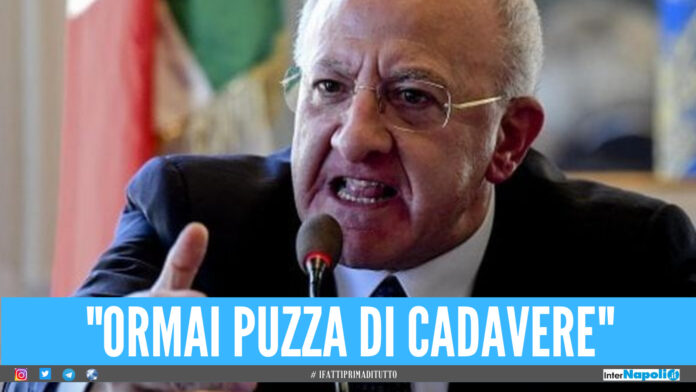 De Luca minacciato dai No Vax: 