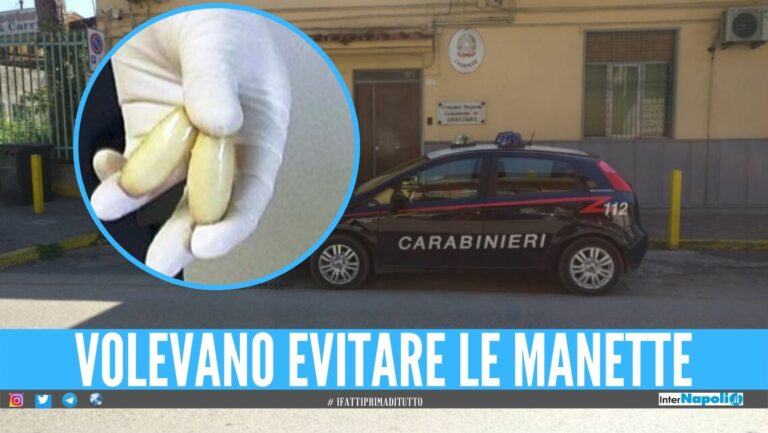 Ingoia ovuli di cocaina e morde un carabiniere, 2 arresti a Qualiano