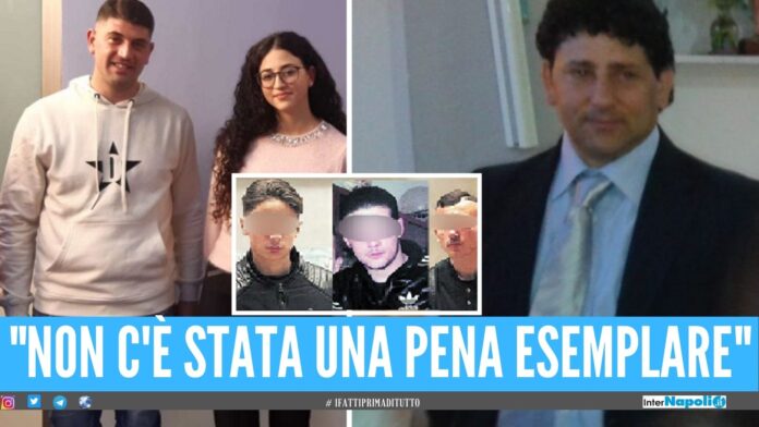 «Sicuramente non posso essere contento perché la vita di mio padre vale così poco, ma visto che ora l'unica cosa che si poteva fare era confermare la condanna. Almeno questo è accaduto». Commenta così Giuseppe Della Corte la sentenza della Cassazione che ieri ha confermato le condanne a 14 anni e mezzo per i tre assassini di suo padre, il vigilante Giuseppe Della Corte ferito mortalmente all'esterno della metro di Piscinola nel 2018. Ad aggredire Della Corte furono Luigi Carrozza, Kevin Ardis e Ciro Urzillo, all'epoca dei fatti tutti minorenni. I tre ragazzini rimediarono nei primi due gradi di giudizio 16 e mezzo, il massimo della pena prevista dopo la loro scelta del rito abbreviato per il processo. Successivamente, ci fu la riduzione a 14 anni e mezzo e poi l'annullamento delle pene e un nuovo processo in Cassazione, quello di ieri a Roma, che ha chiuso la vicenda giudiziaria. «Speriamo almeno che adesso mio padre possa riposare in pace» aggiunge Giuseppe Della Corte. Il figlio di 
