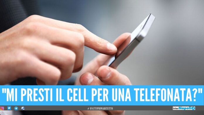«Mi presti il cell per telefonare», poi scappa arrestato in provincia di Napoli