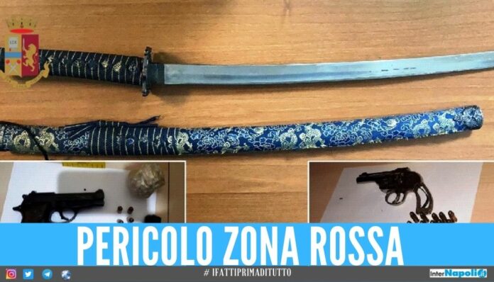 Pistole e spada nascoste in casa a Napoli, famiglia arrestata dopo la lite
