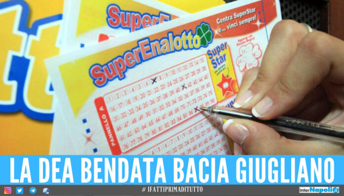 Scoppia la festa a Giugliano, vinti 33mila euro al SuperEnalotto grazie ad un '5'