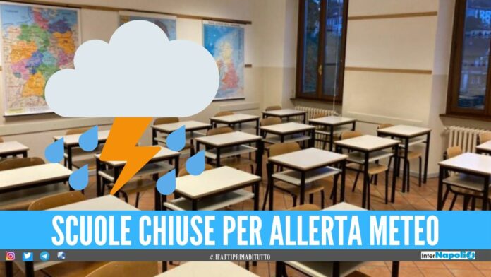 Scuole chiuse in provincia di Napoli, l'allerta meteo spaventa i sindaci