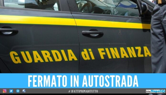 Catturato dopo il folle inseguimento in Renault, latitante finisce a Poggioreale