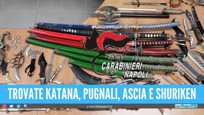 Aveva in casa un arsenale di armi, 39enne nei guai in provincia di Napoli