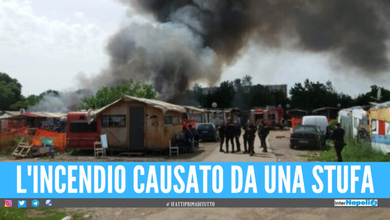 Incendio nel campo nomadi a Foggia, il bilancio è drammatico: morti 2 bambini