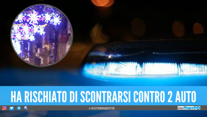Si ferma con l'escort sull'Appia, poi la folle fuga: ha confuso le sirene con le luminarie natalizie