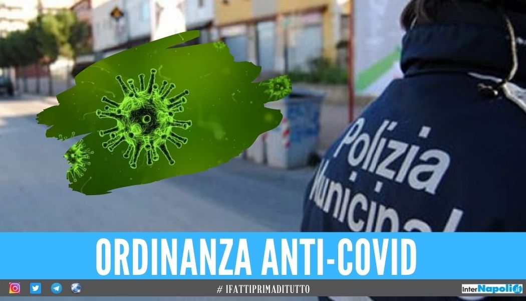 Boom di contagi nel Napoletano, il sindaco: "Vietato fermarsi in strada a Capodanno"