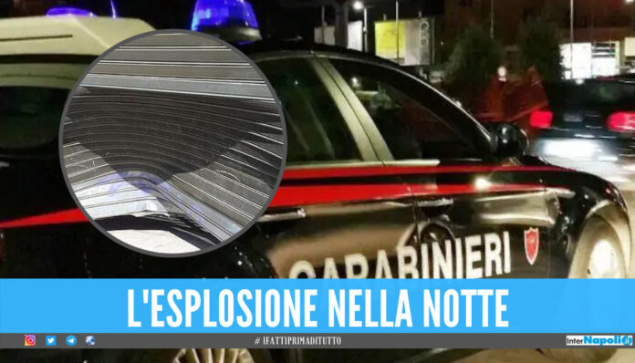 Paura nel Vesuviano, ordigno esplode vicino al negozio di telefoni: il boato sveglia i residenti