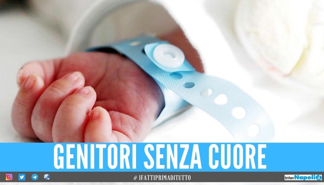 Genitori abbandonano il neonato in strada, corsa all'ospedale Santobono