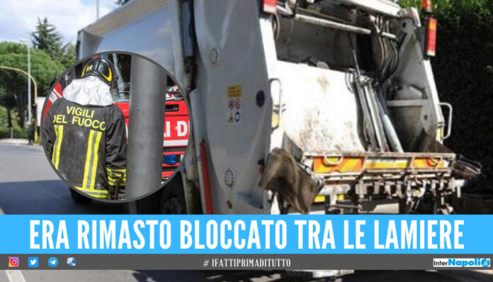 Si schianta contro un palo con il camion dei rifiuti, autista di Marano estratto salvo dalle lamiere